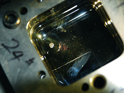 <a href='http://www.82910.cn/product/3.htm' class='text_a'>模具激光焊機</a>修復鏡面模具效果